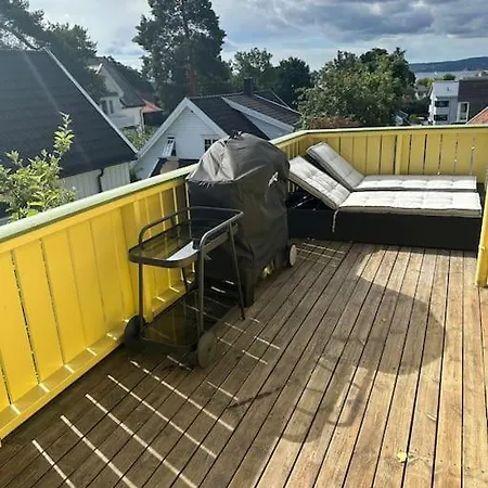 Familievennlig Bolig Pa 180 Kvm Med Sjoutsikt Rett Ved Huk Badestrand Leilighet