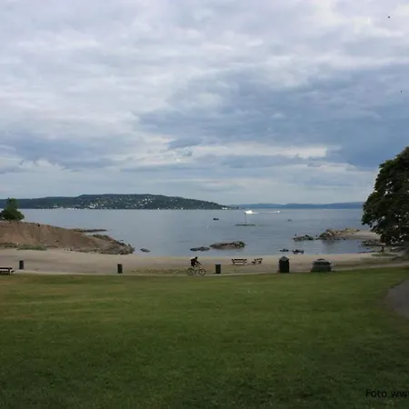 Familievennlig Bolig Pa 180 Kvm Med Sjoutsikt Rett Ved Huk Badestrand *