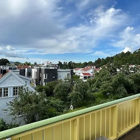 Familievennlig Bolig Pa 180 Kvm Med Sjoutsikt Rett Ved Huk Badestrand Lejlighed *